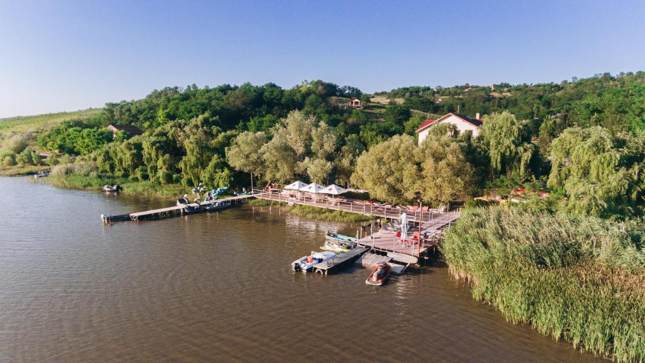 Enpi Lake Resort Iasi Luaran gambar