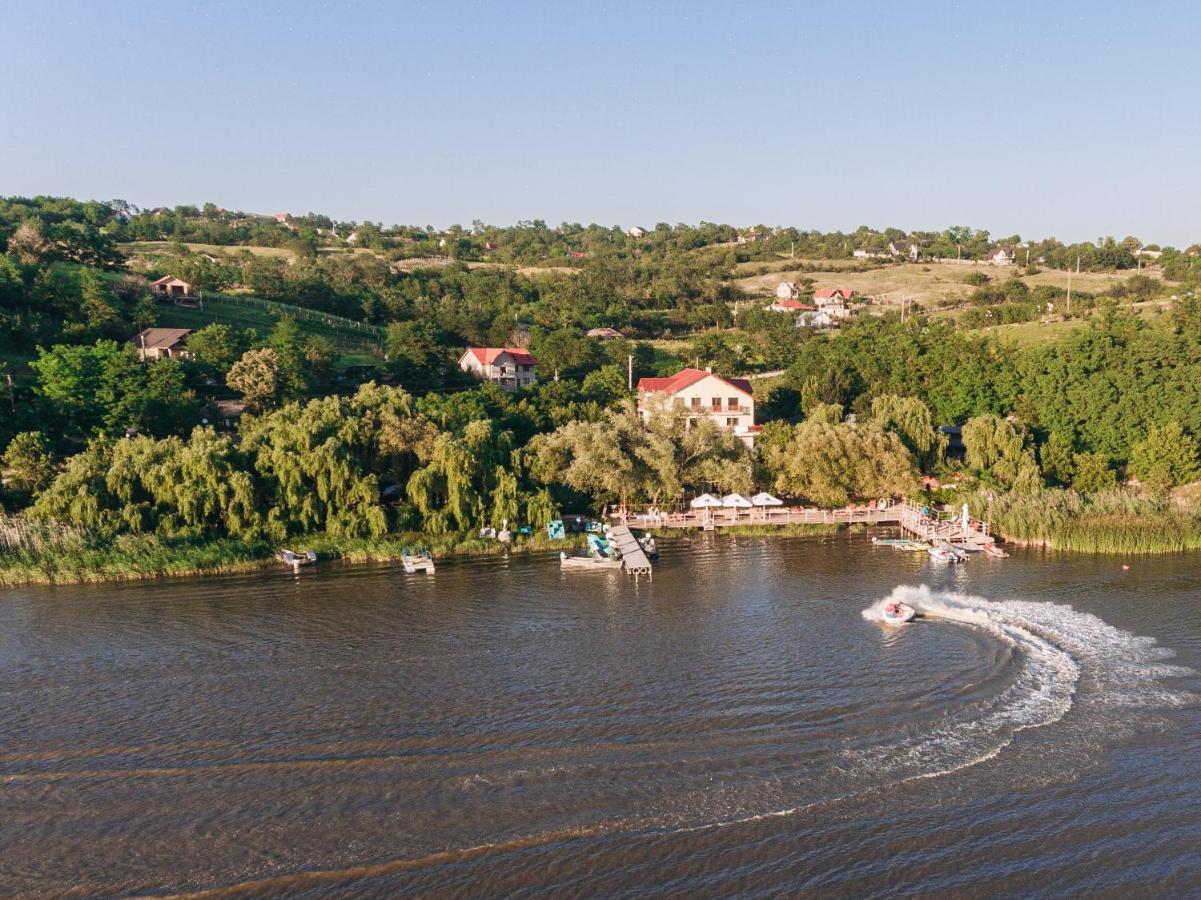Enpi Lake Resort Iasi Luaran gambar