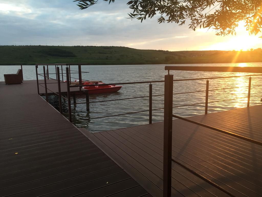 Enpi Lake Resort Iasi Luaran gambar