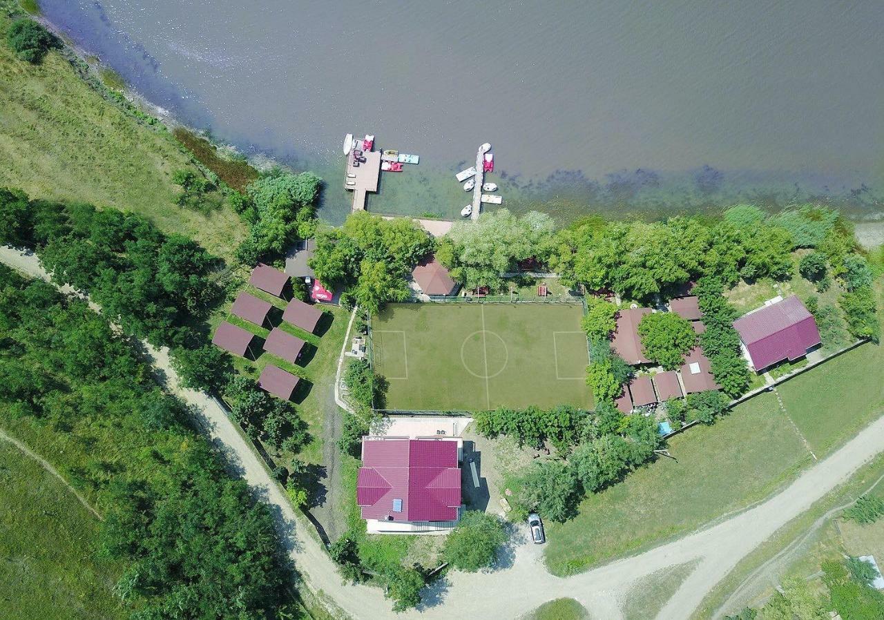 Enpi Lake Resort Iasi Luaran gambar